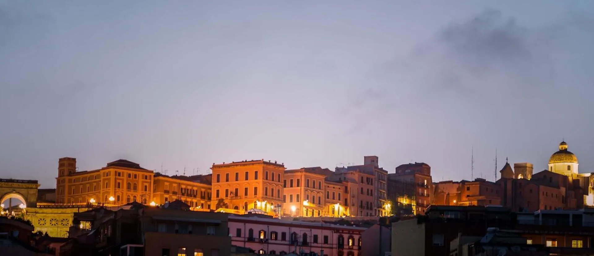 Cagliari Magica Bellissimo Appartamento & Suite In Centro Apartmán