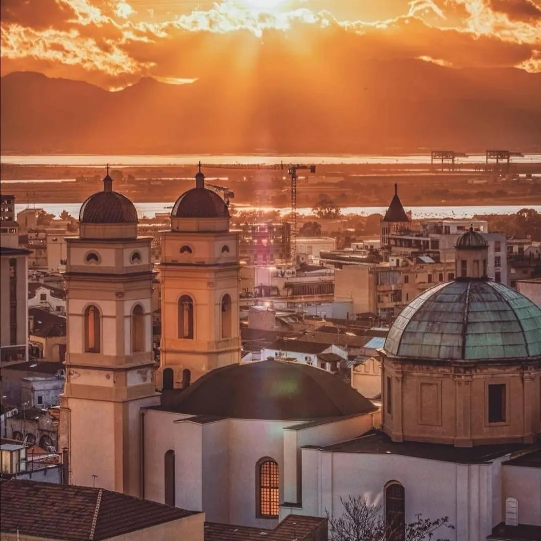 Cagliari Magica bellissimo appartamento panoramico in centro Italia
